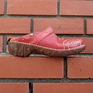 El Naturalista Women’s Shoes Red Leather Mules-37